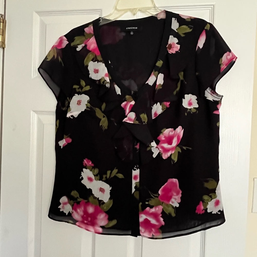 Jones Wear Black and Pink Ruffled Tie Front Blouse